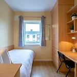 102 - Bright & Spacious Townhouse - Sleeps 5 - Parking * Galway