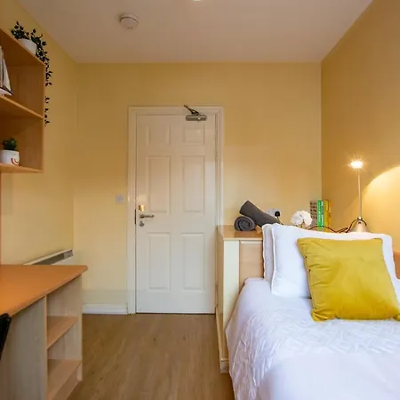 Holiday home Bright & Spacious Townhouse