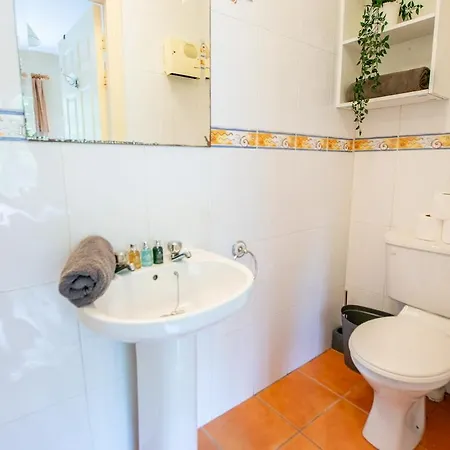 Bright & Spacious Townhouse Galway
