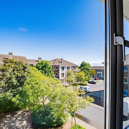 Holiday home Bright & Spacious Townhouse